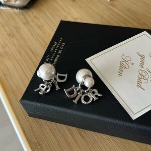 Classic Elegant Pearl Earrings